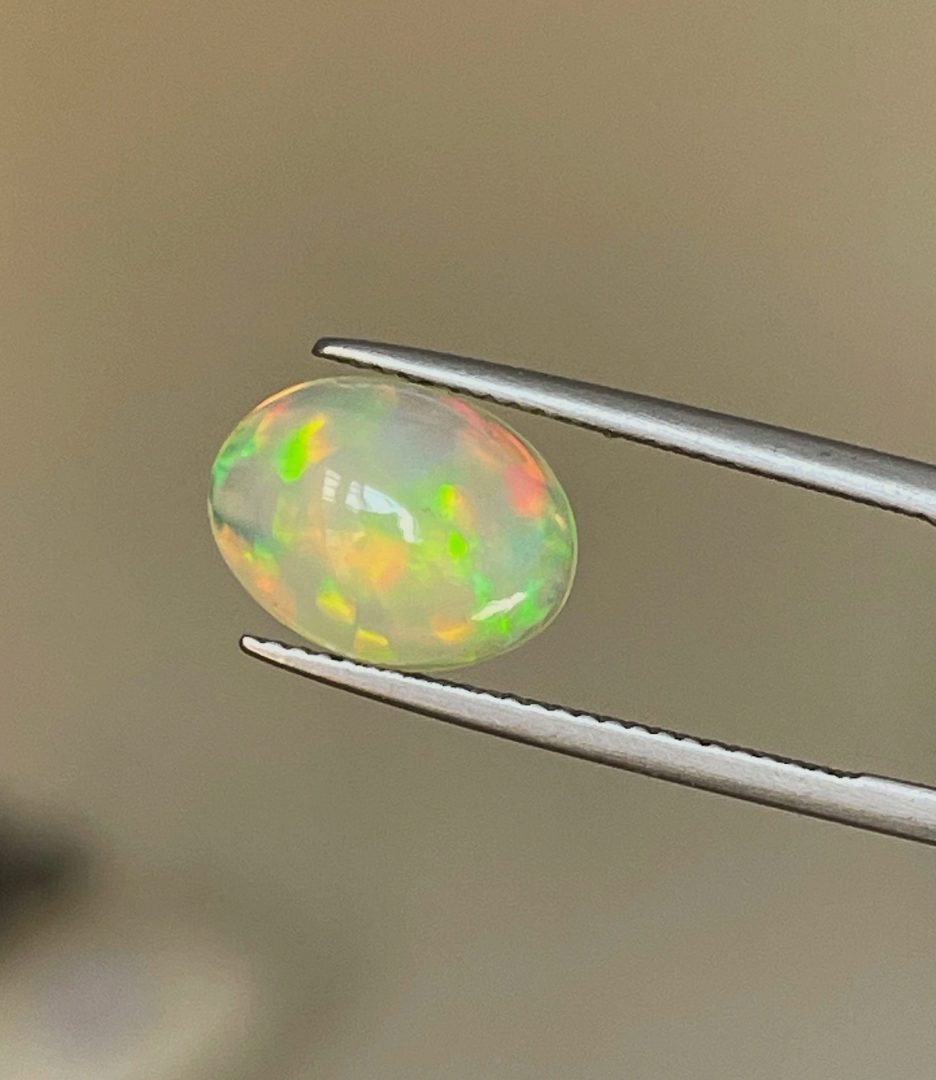 discover the best uncertified gemstones worth buying. learn how to choose high-quality stones without certification, and find out which types offer the best value for your jewelry collection.